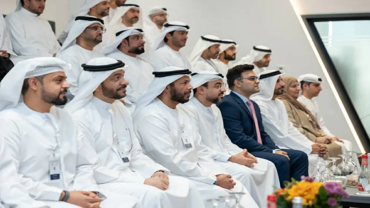 بلدية دبي تحتفل بتخريج دفعة جديدة من قيادات المستقبل